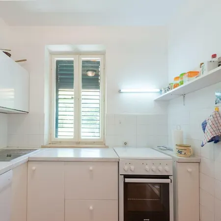 Rosemary Family House * زاتون